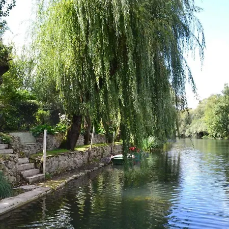 Country house Au Bord De La Riviere Avec Jardin Et Wifi Saint-Genis-d'Hiersac