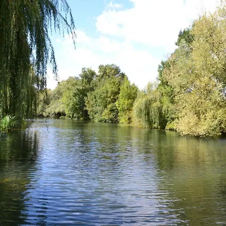 Au Bord De La Riviere Avec Jardin Et Wifi - Fr-1-653-162 *