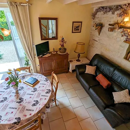 Holiday home Au Bord De La Charente Avec Jardin Privatif, Wifi Fibre, Velos Et Equipements Familiaux - Fr-1-653-162 *