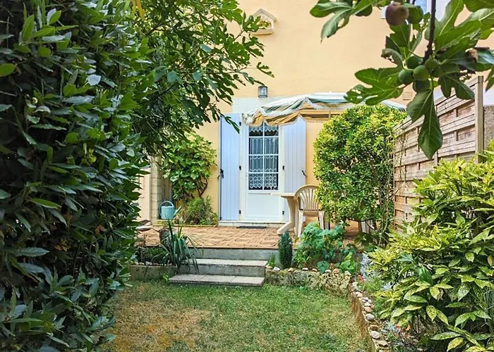 Vakantiehuis Au Bord De La Riviere Avec Jardin Et Wifi - Fr-1-653-162 *