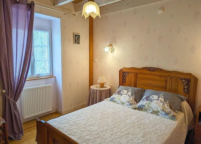 Au Bord De La Riviere Avec Jardin Et Wifi - Fr-1-653-162 Vakantiehuis *